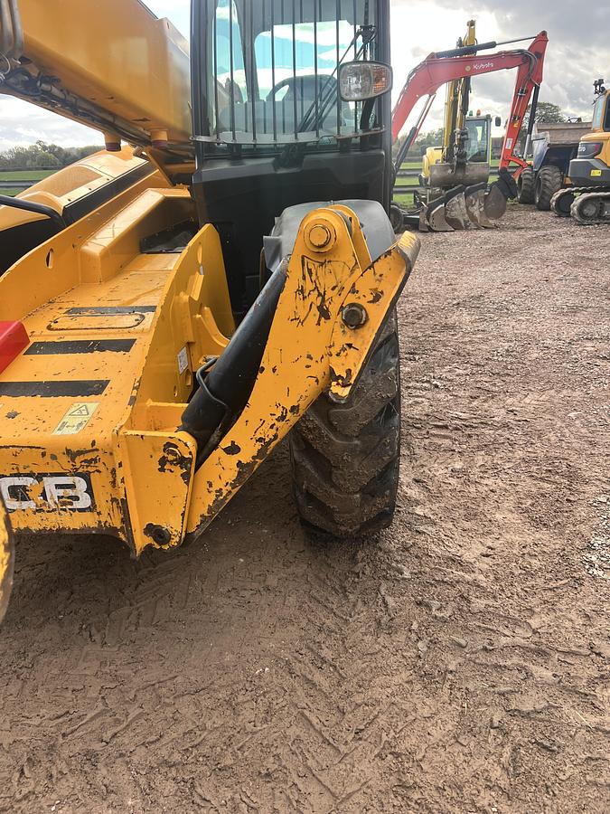 Used 2021 JCB 540-140