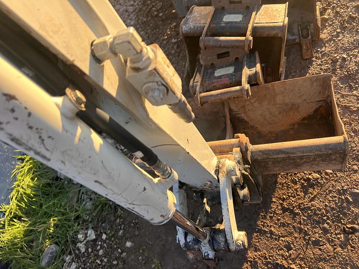 Used 2018 TAKEUCHI TB210R