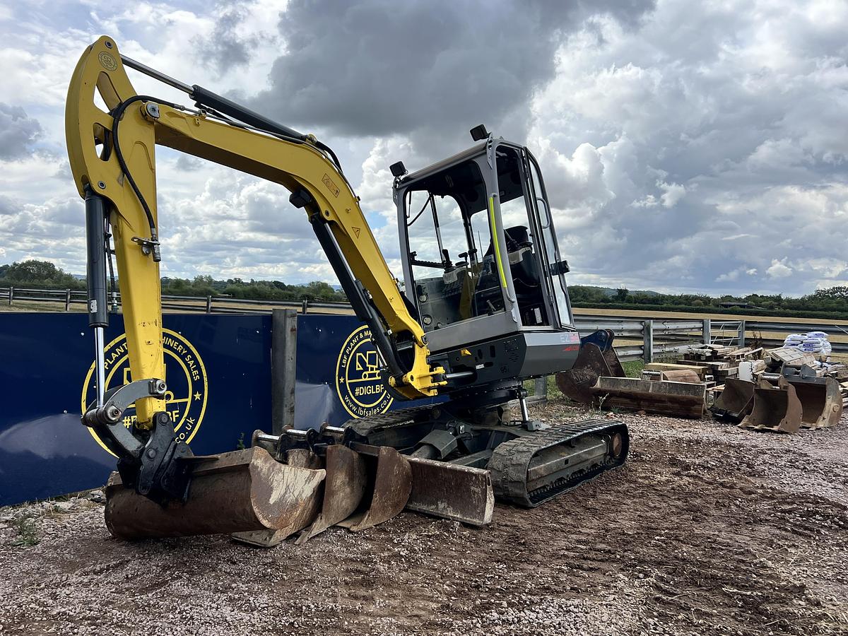 Used 2015 WACKER NEUSON EZ38 VDS