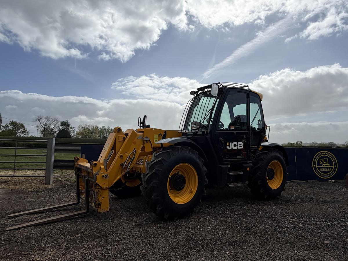 Used 2022 JCB 531-70