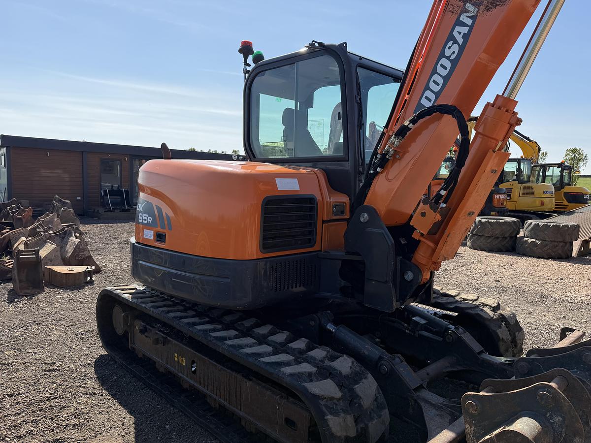 Used 2022 DOOSAN DX85R