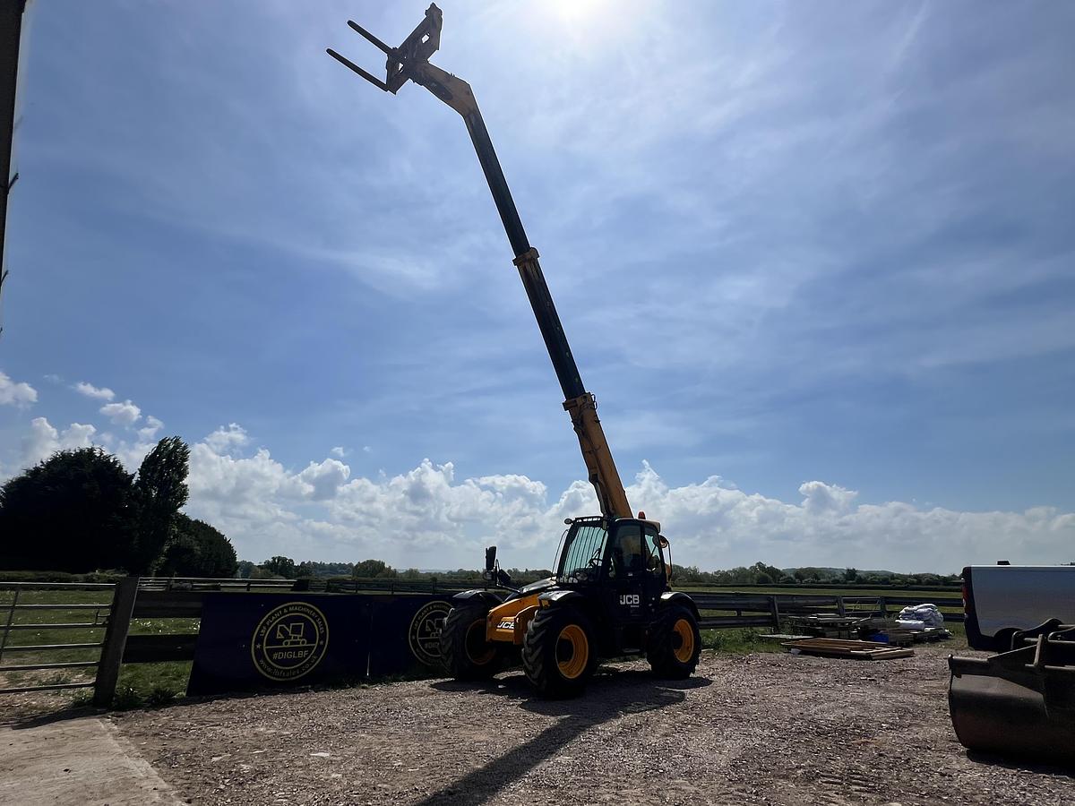 Used 2019 JCB 535-95