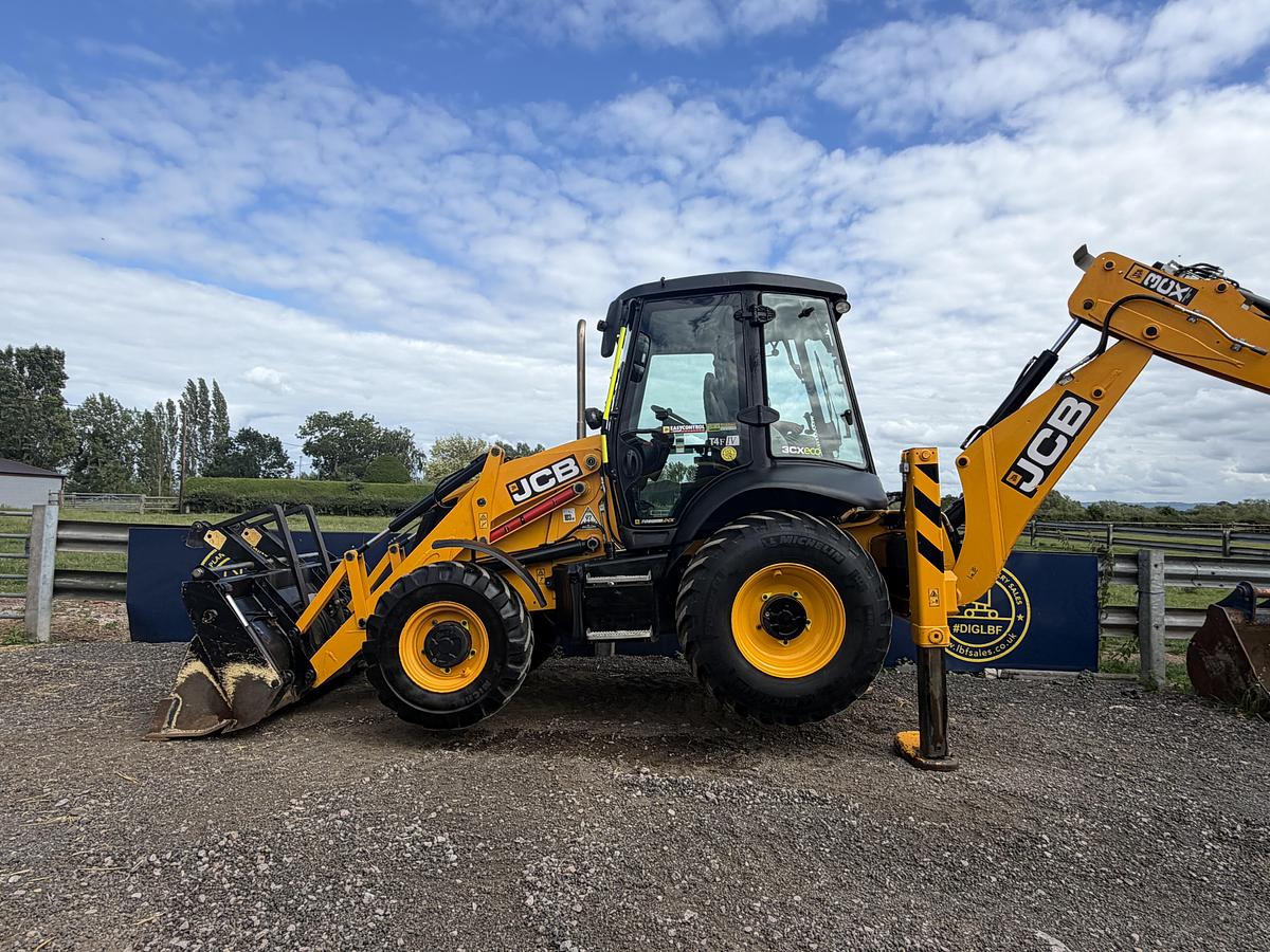 Used 2021 JCB 3CX SITE MASTER PRO