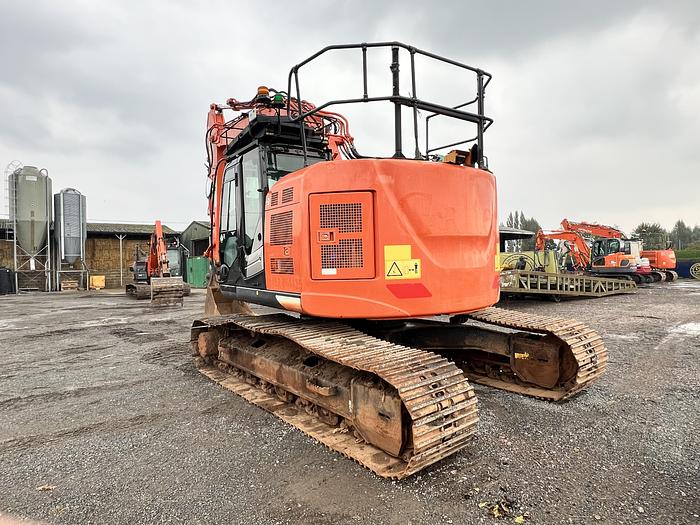 Used 2017 HITACHI ZAXIS ZX225US LC-6