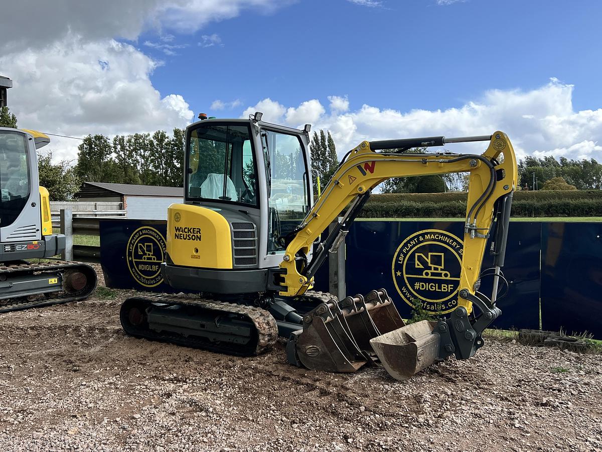 Used 2022 WACKER NEUSON EZ26