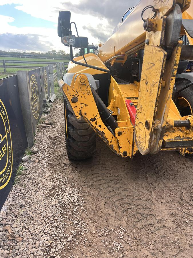 Used 2021 JCB 540-140