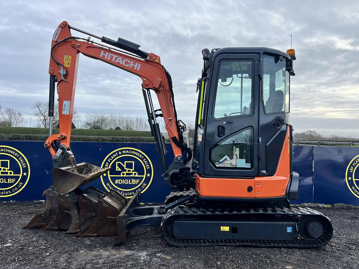 Used 2017 HITACHI ZX33U