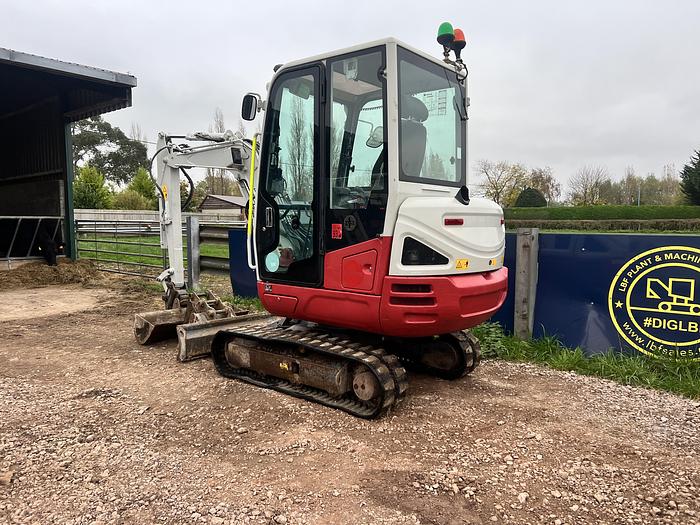 Used 2019 TAKEUCHI TB230