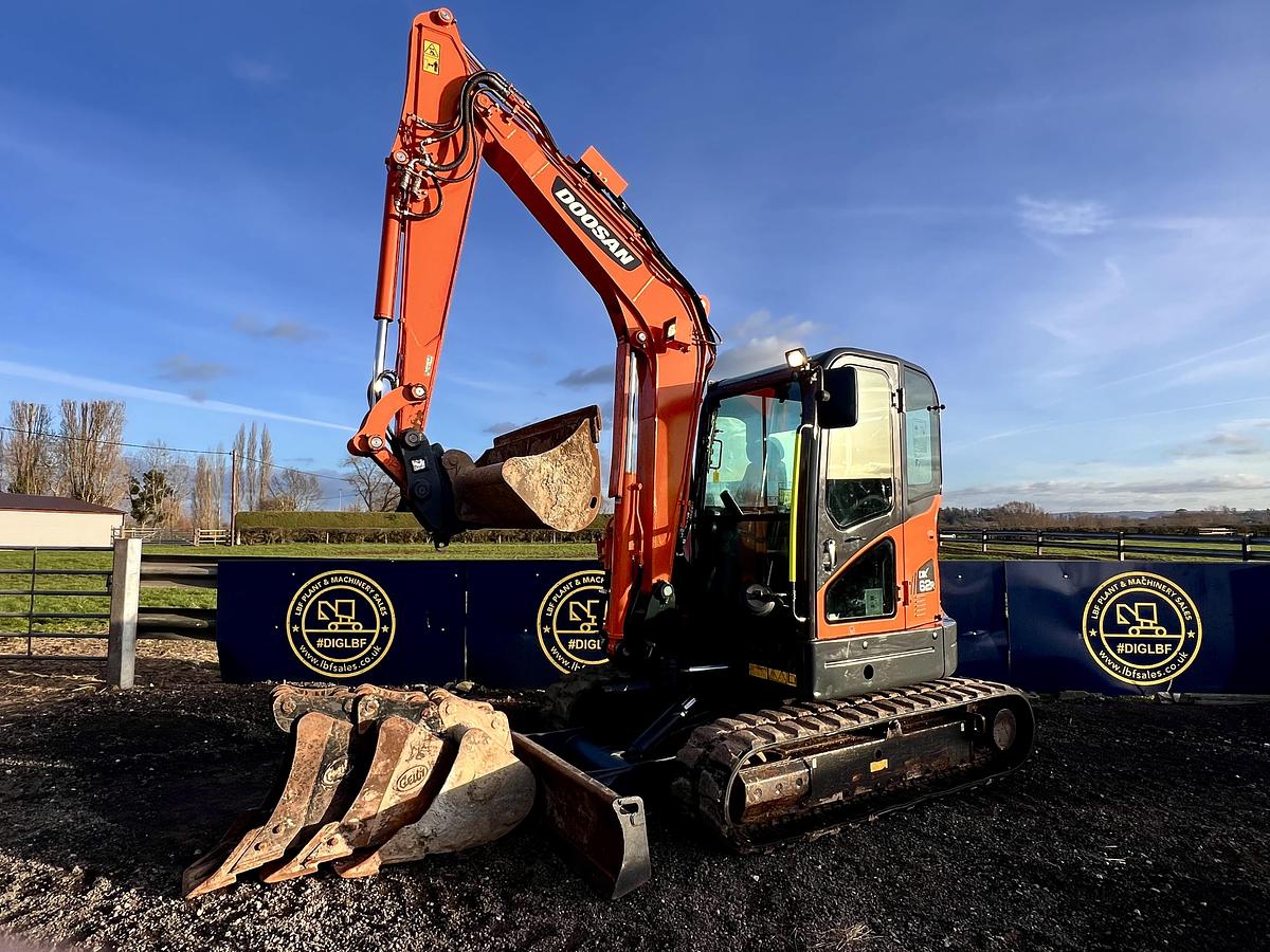 Used 2022 DOOSAN DX62R-3