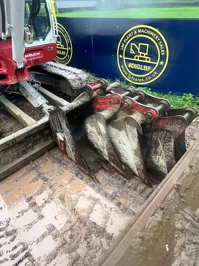 Used 2018 TAKEUCHI TB260