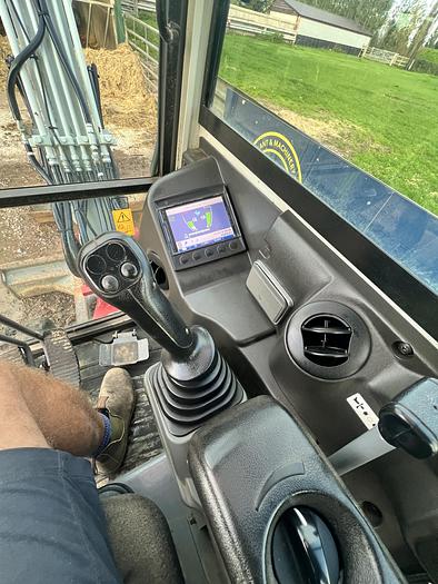 Used 2019 TAKEUCHI TB230