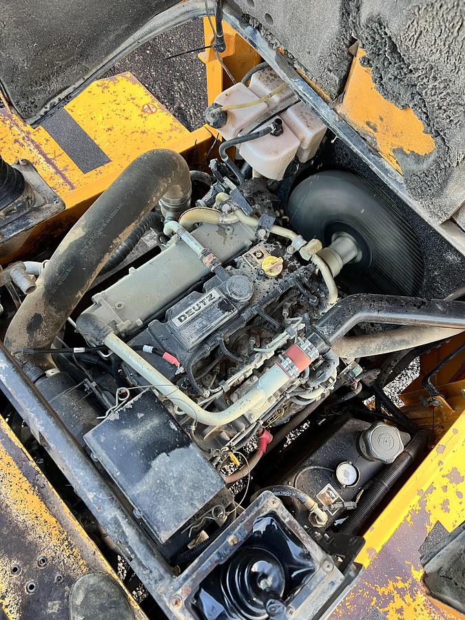 Used 2016 THWAITES 9 tonne dumper