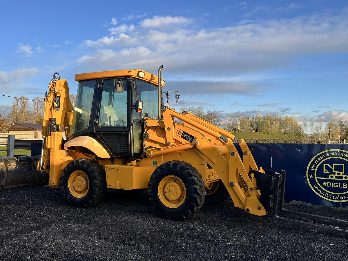 Used 2004 JCB 2CX STREET MASTER