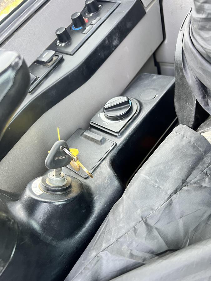 Used 2020 VOLVO ECR88D PRO