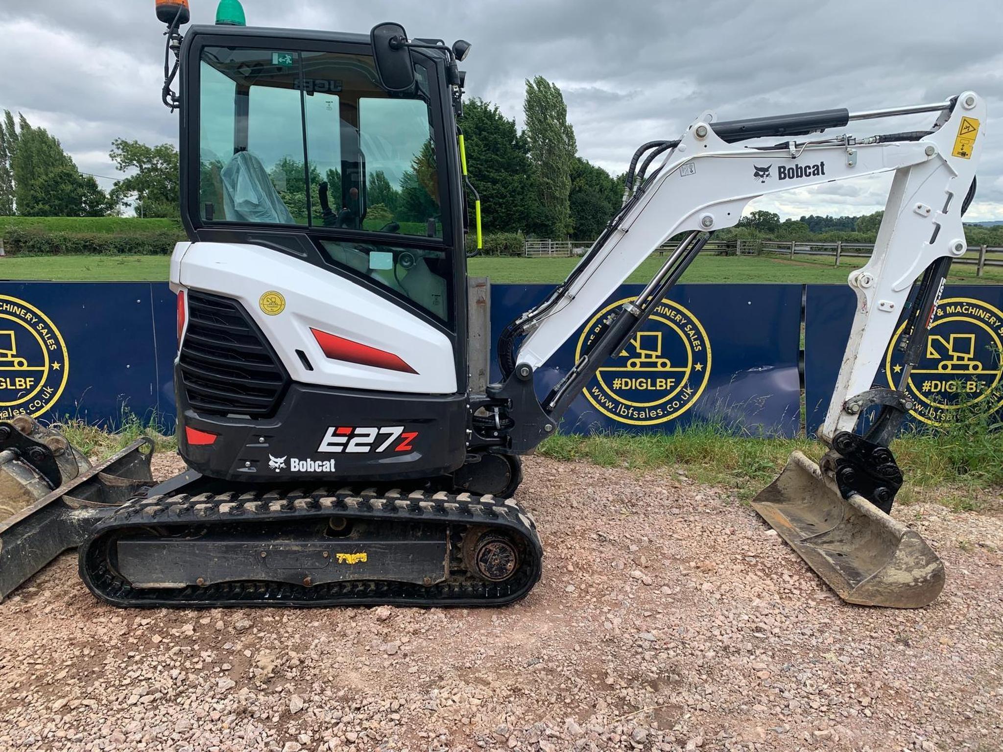 Used ONLY 1000HRS HYDRAULIC HITCH