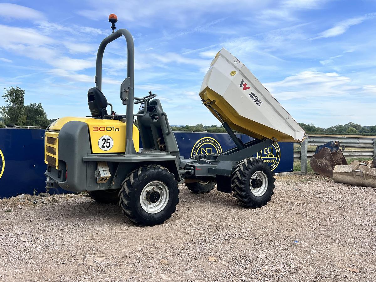 Used 2015 WACKER NEUSON 3001s