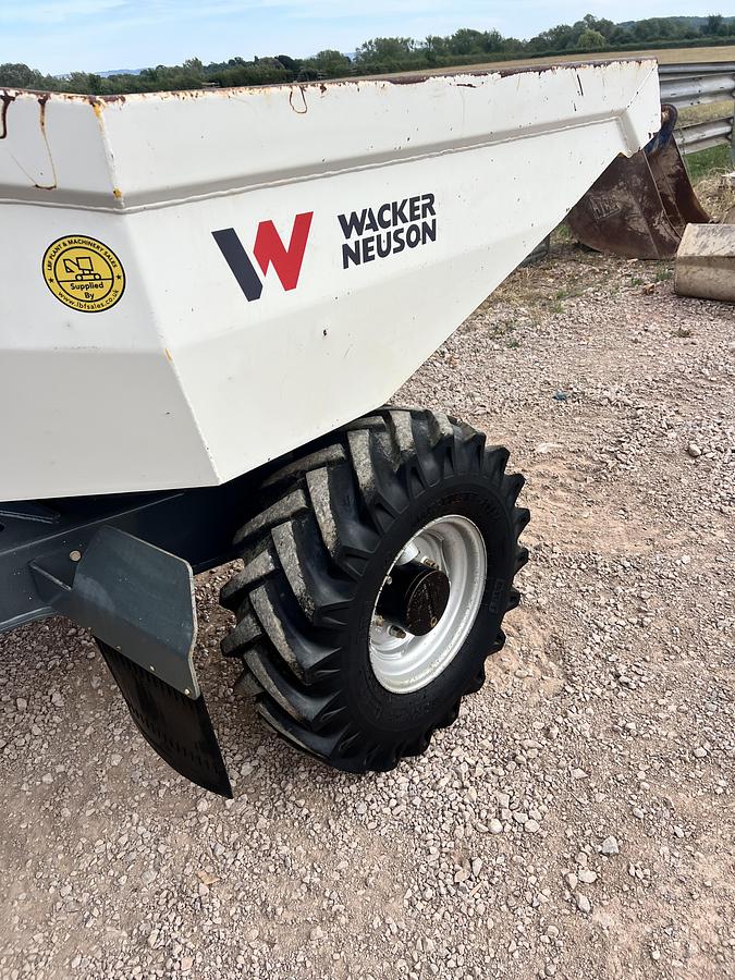 Used 2015 WACKER NEUSON 3001s