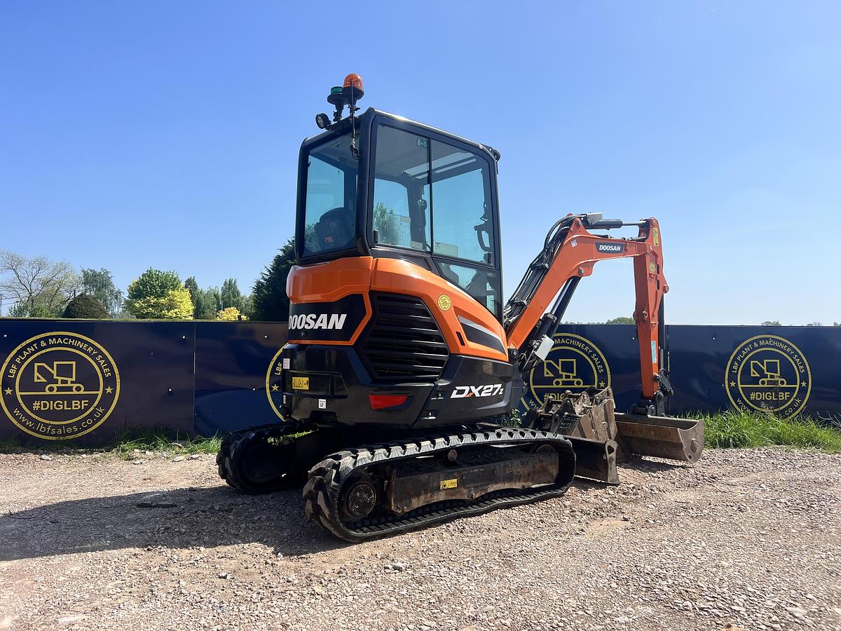 Used 2020 DOOSAN DX27Z