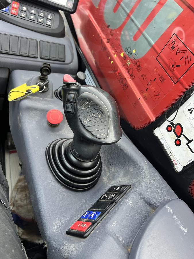 Used 2022 MANITOU MT 930 H