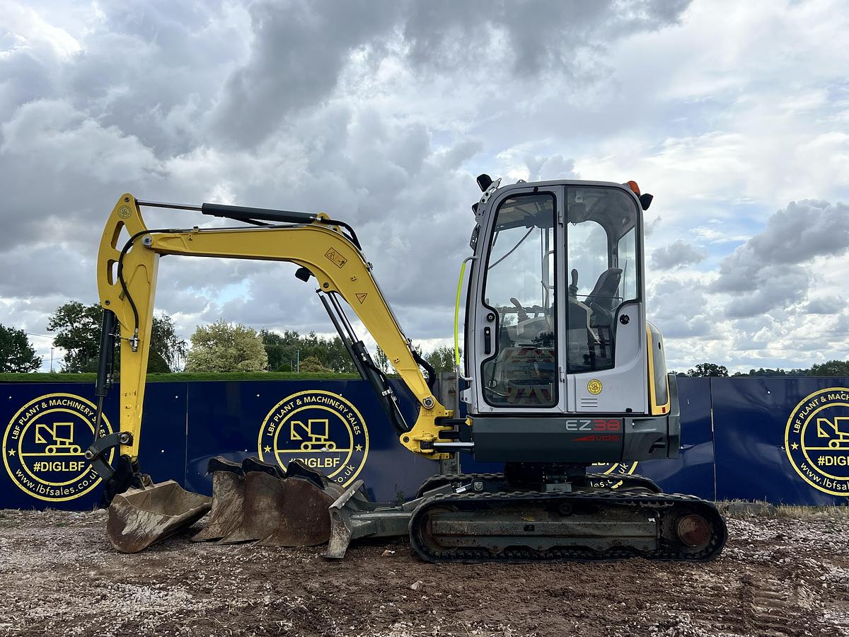 Used 2015 WACKER NEUSON EZ38 VDS