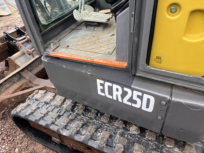 Used 2018 VOLVO ECR25D