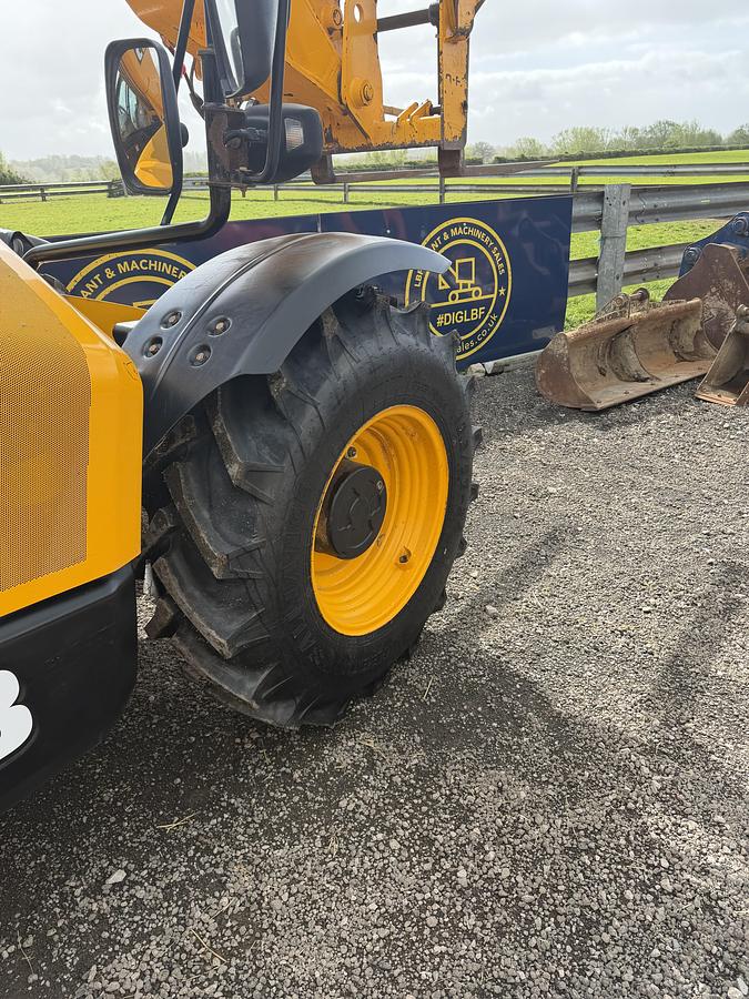 Used 2022 JCB 531-70