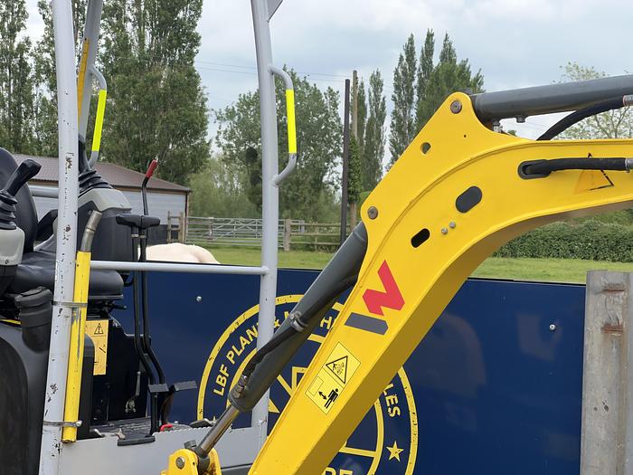 Used 2018 WACKER NEUSON EZ17