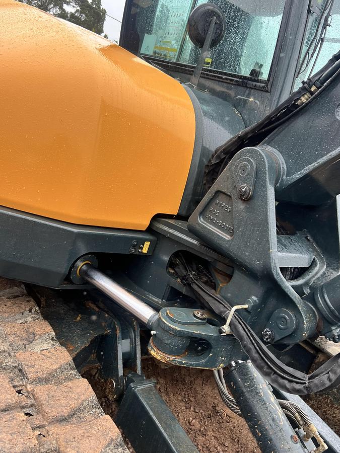 Used 2021 HYUNDIA HX85A