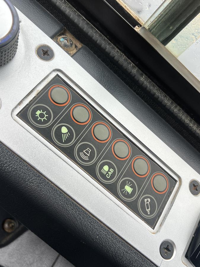 Used 2021 HYUNDIA HX85A