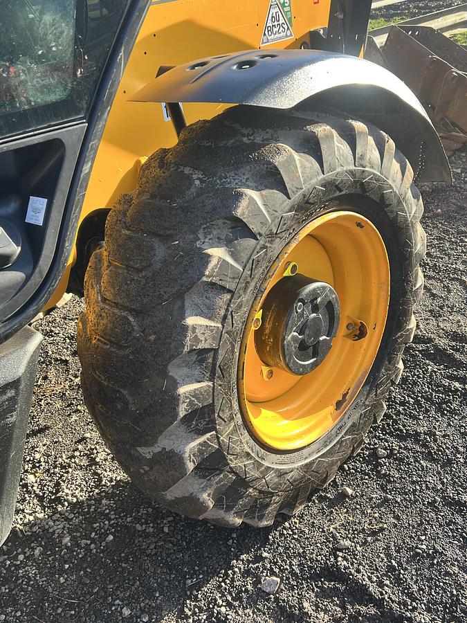 Used 2021 JCB 540-140