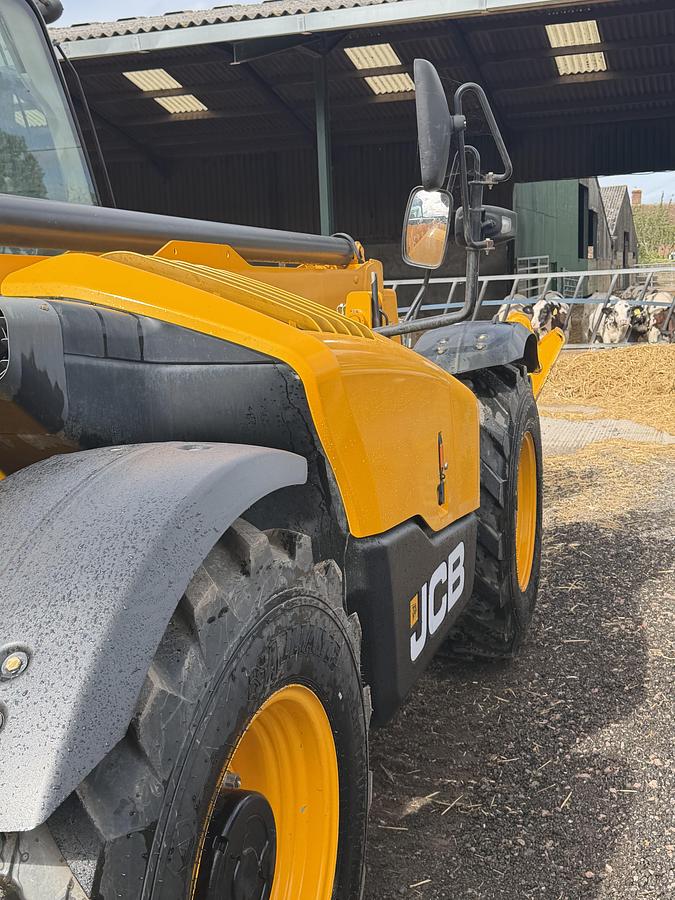 Used 2022 JCB 540-140