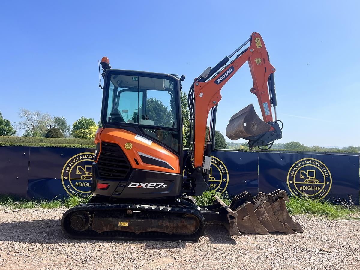 Used 2020 DOOSAN DX27Z