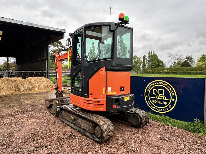 Used 2017 Hitachi ZX26U-5A