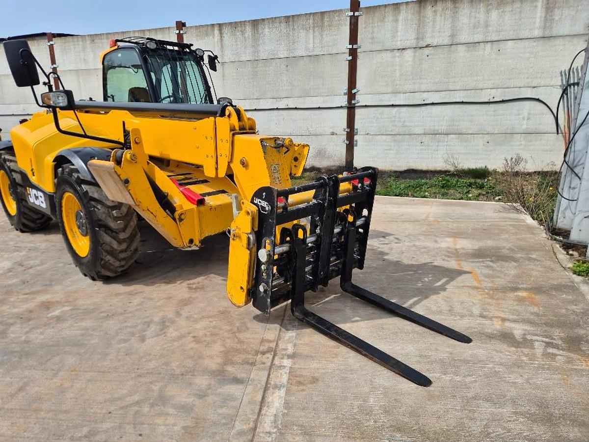 Used 2022 JCB 540-140