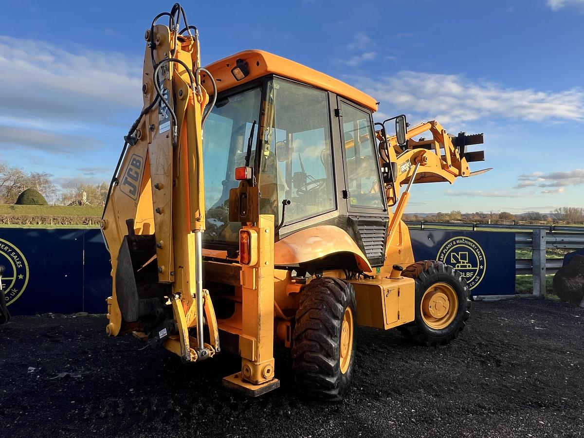 Used 2004 JCB 2CX STREET MASTER