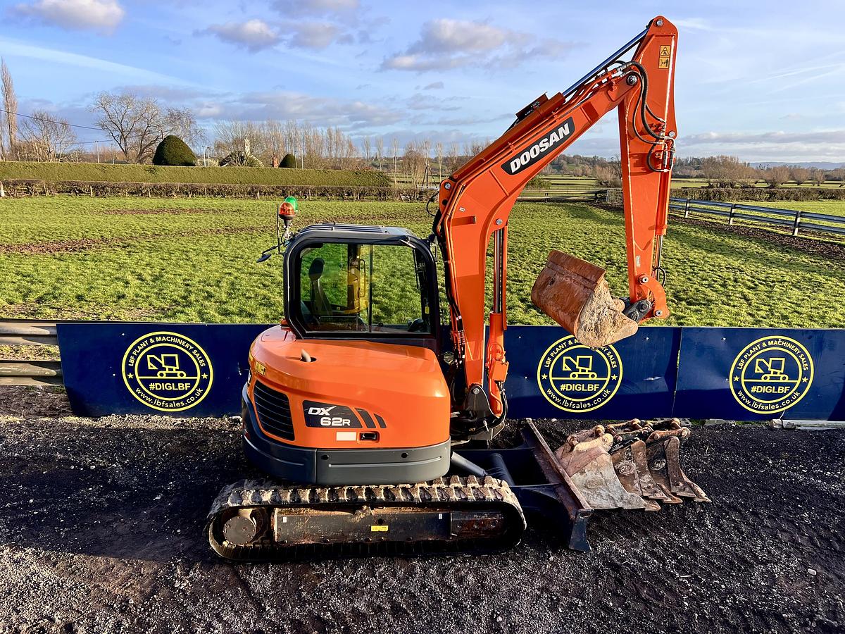 Used 2022 DOOSAN DX62R-3