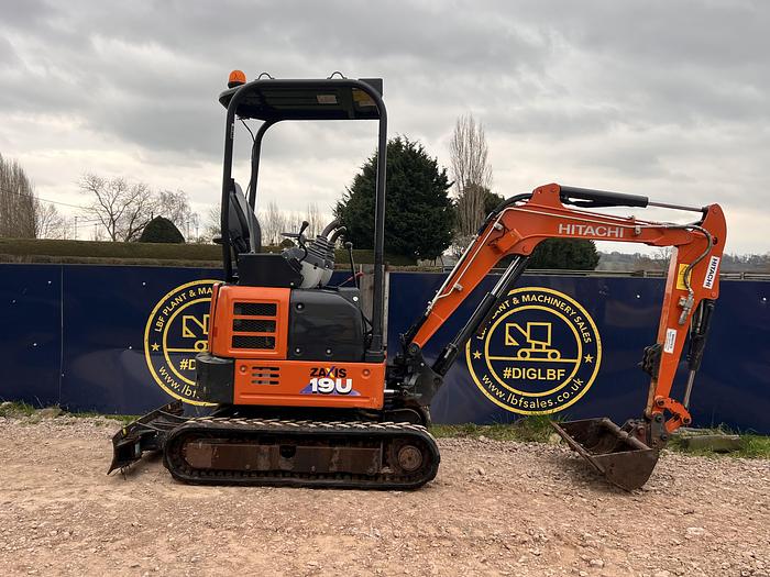 Used 2020 HITACHI ZX19U