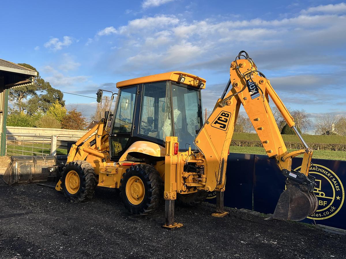 Used 2004 JCB 2CX STREET MASTER