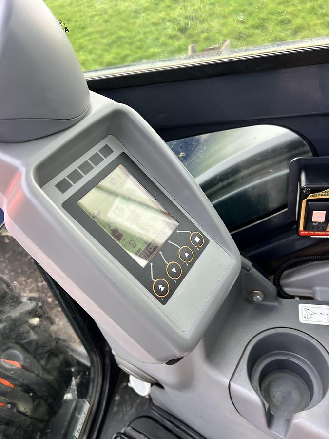 Used 2017 HITACHI ZX33U