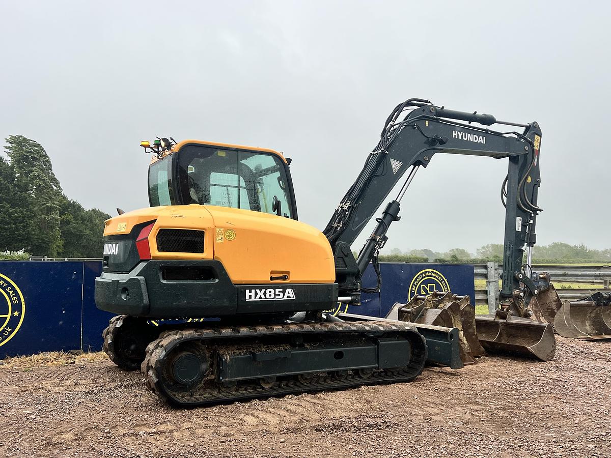 Used 2021 HYUNDIA HX85A