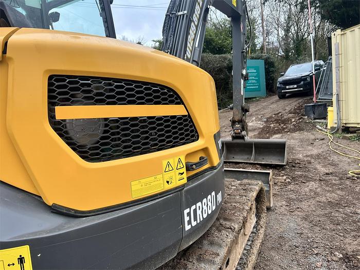 Used 2021 VOLVO ECR88D