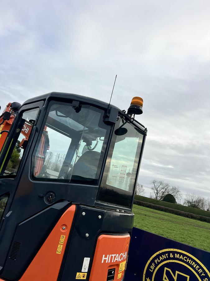 Used 2017 HITACHI ZX33U