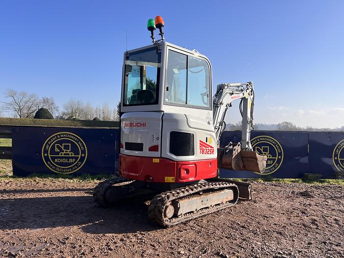 Used 2022 TAKEUCHI TB325R