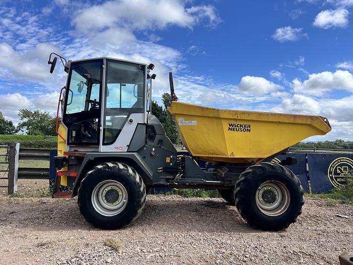 Used 2019 WACKER NEUSON DV90 duel view swivel