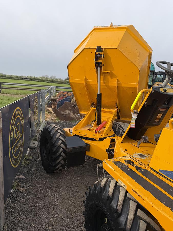 Used 2019 THWAITES 3 tonne dumper