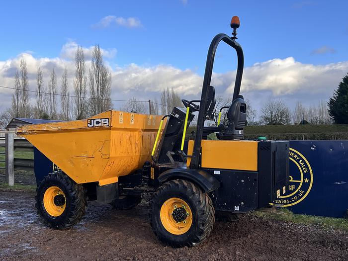 Used 2017 JCB 3TST