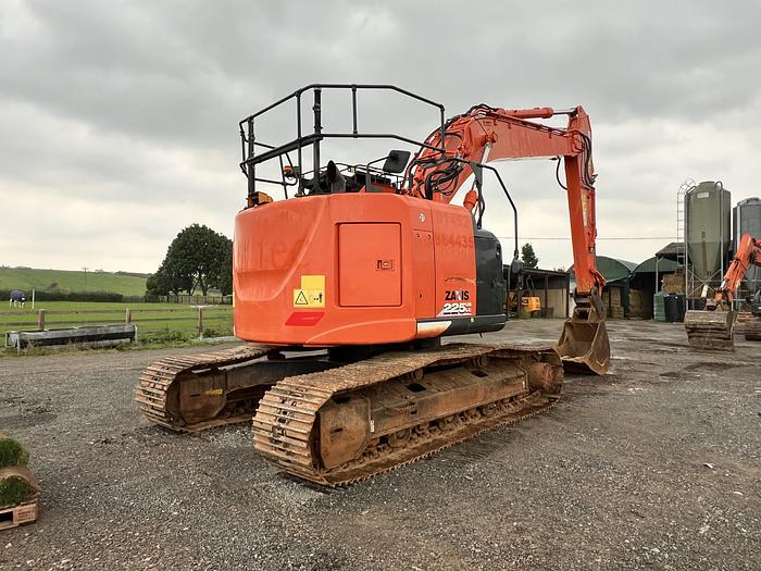Used 2017 HITACHI ZAXIS ZX225US LC-6