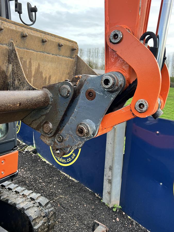 Used 2017 HITACHI ZX33U