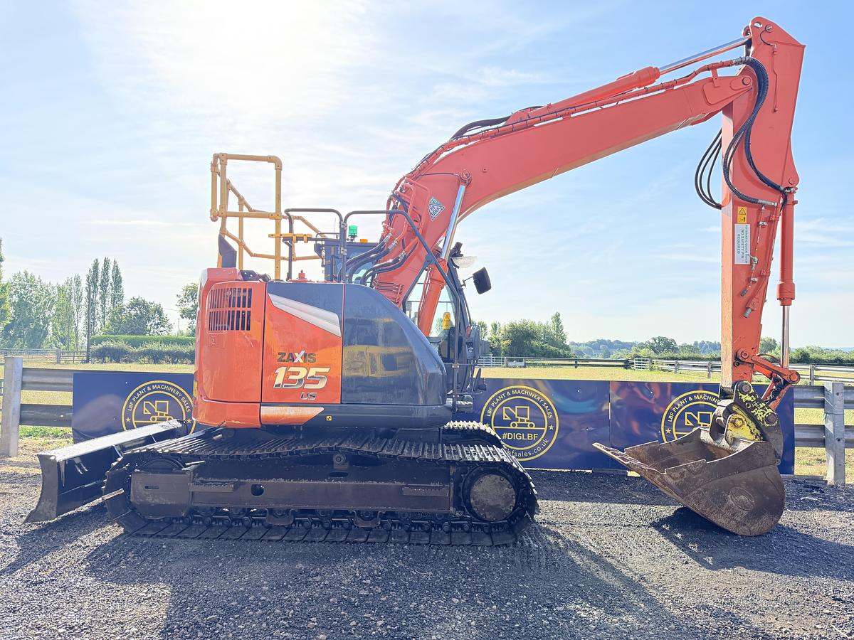 Used 2022 HITACHI ZAXIS ZX135USBL-7