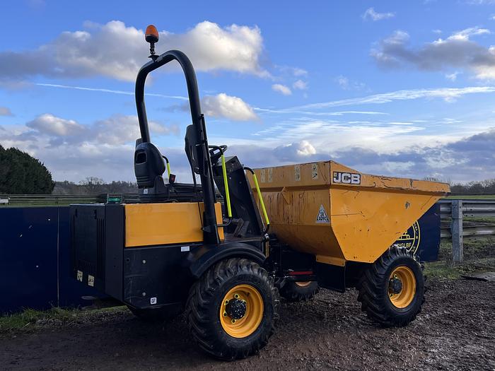 Used 2017 JCB 3TST